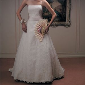 Casablanca Bridal Style 1772 in Ivory/Blush Size 4